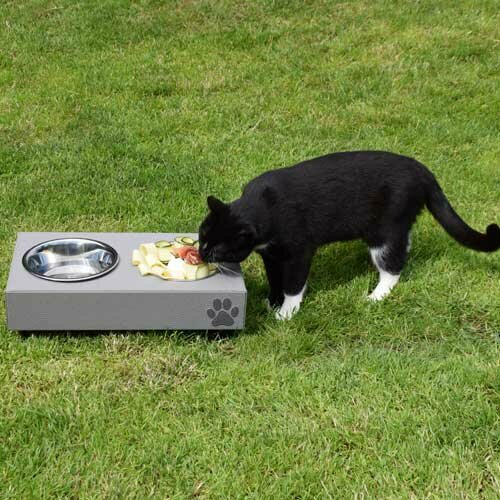 Posode za hranjenje mačk