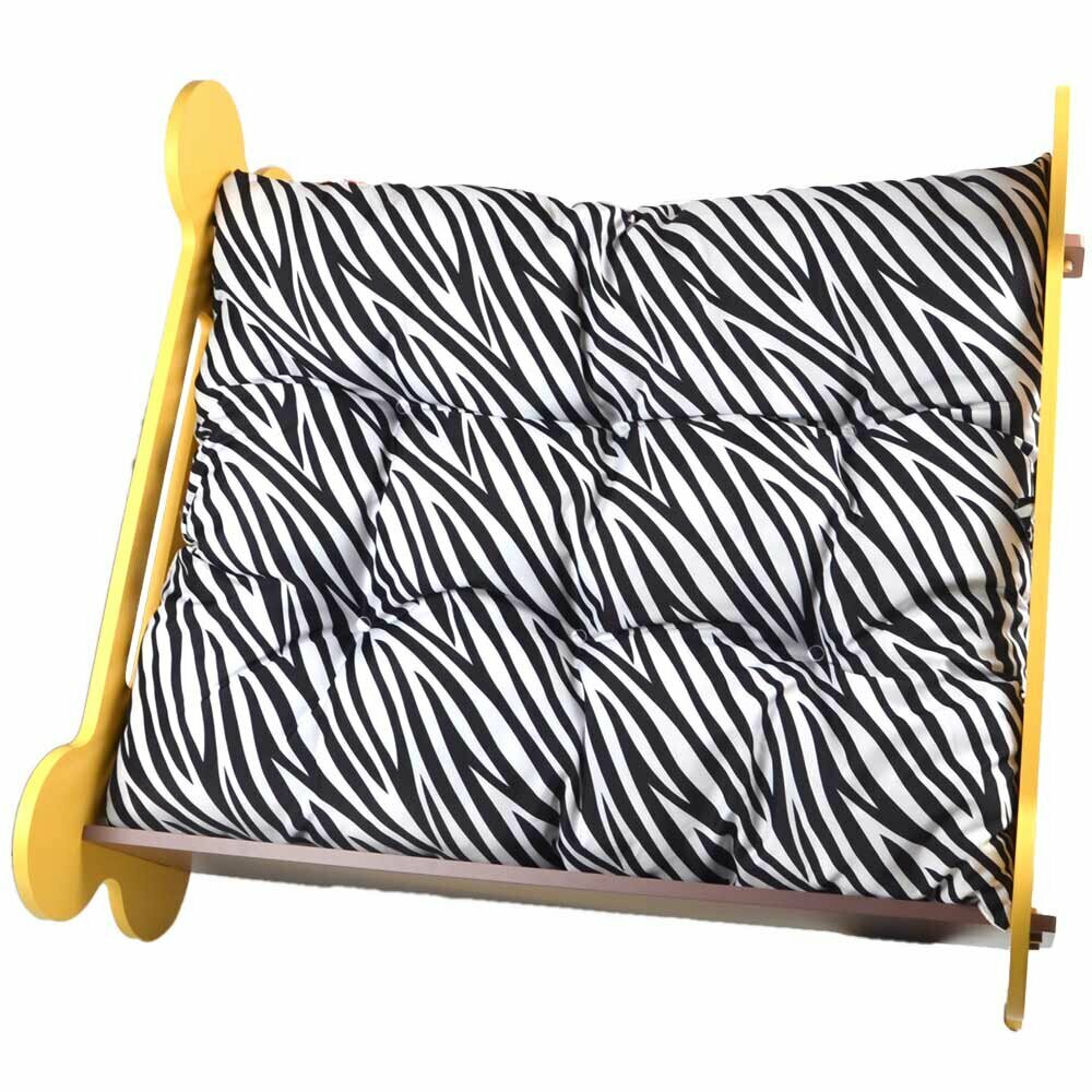 Lesena postelja z mehko blazino - "zebra" vzorec