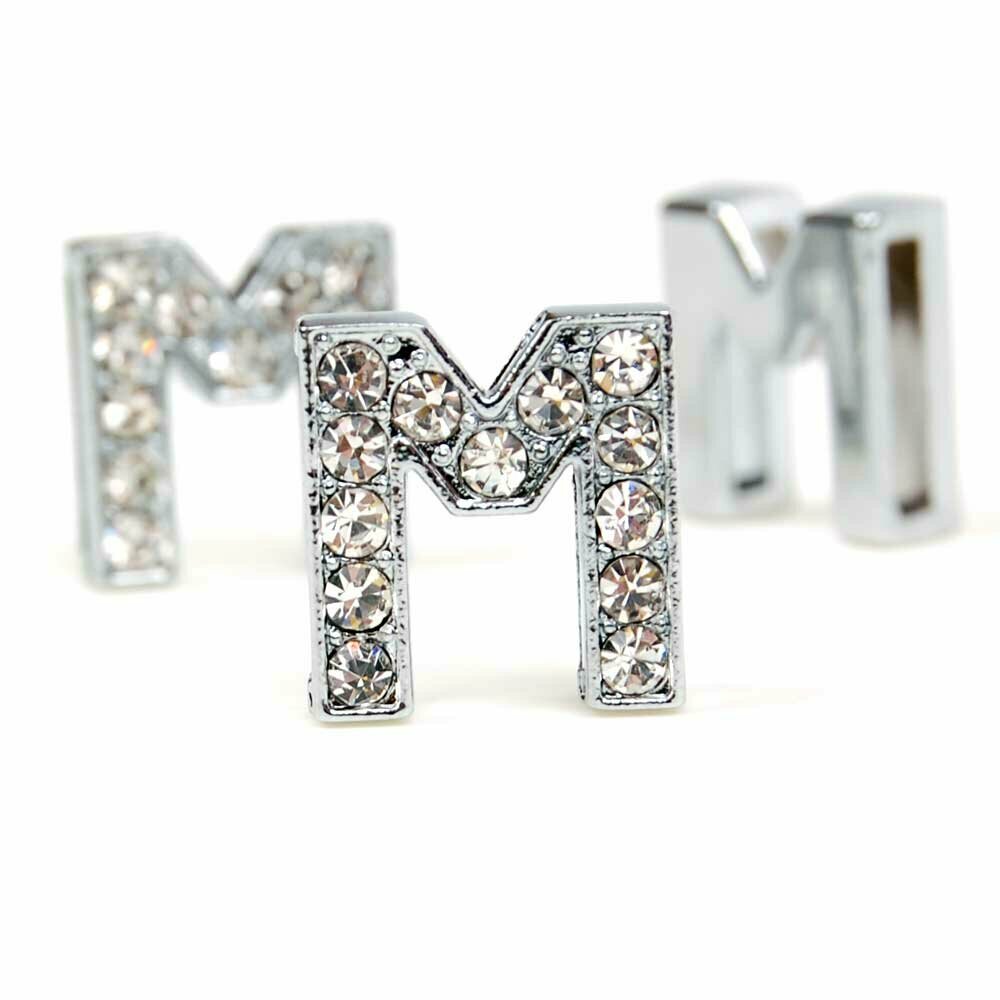 Kovinska črka M s kristali  za ovratnico ali povodec s  trinajstimi kristali