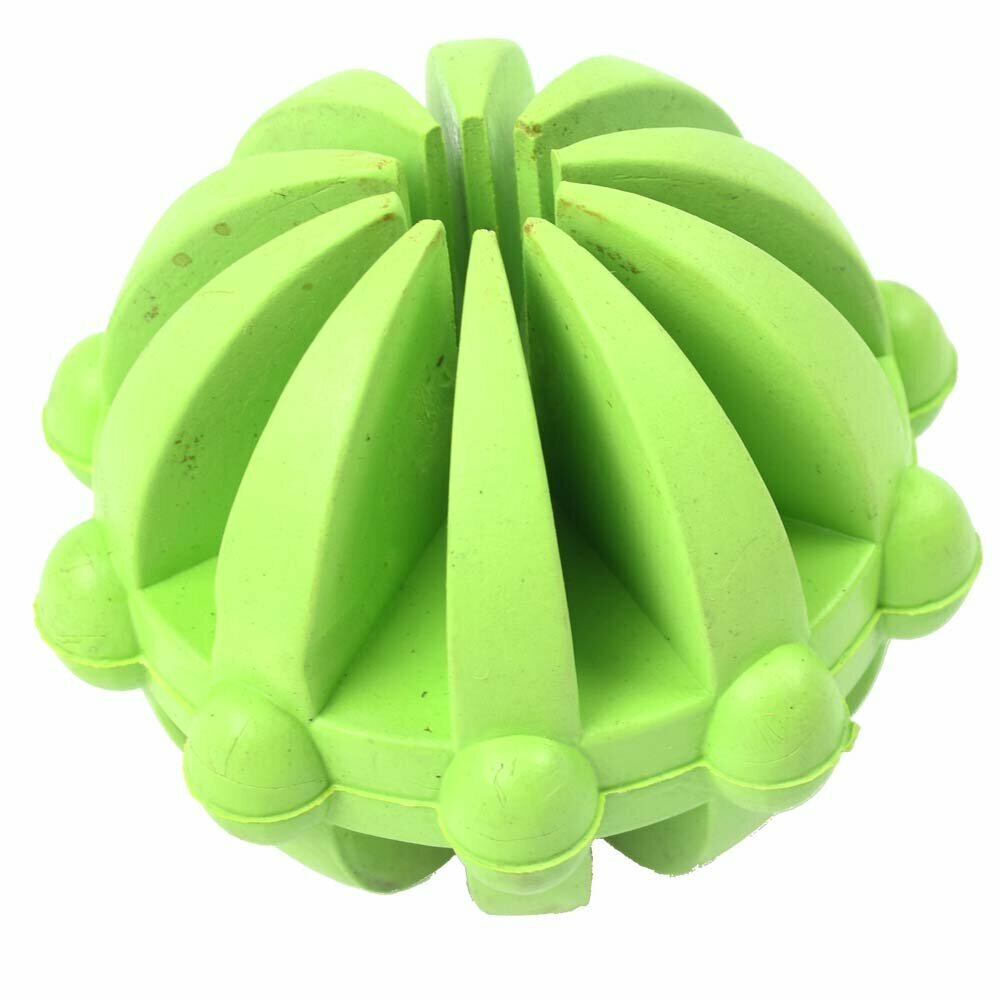 GogiPet igrača za čiščenje zob - zelena žoga za priboljške ima premer 7 cm