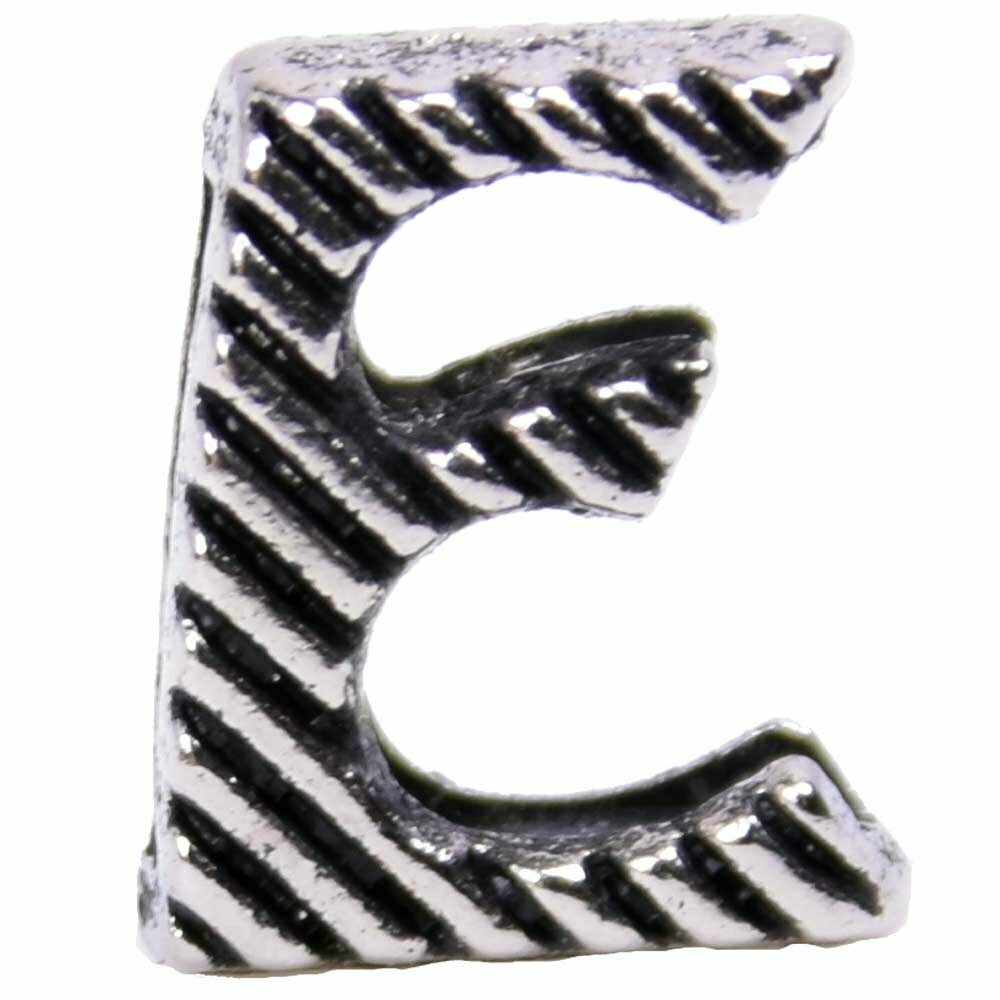 Kovinska črka E za oblikovanje napisa na ovratnicah GogiPet